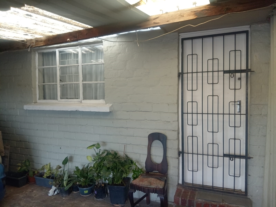4 Bedroom Property for Sale in Manenberg Western Cape